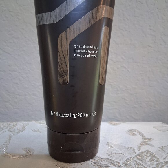 Aveda Men's Bundle Pure-formance Exfoliating Shampoo, Pomade, & Grooming Kit - Picture 3 of 15